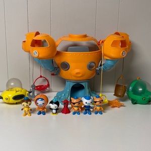 Huge Octonauts play-set toy bundle with figures and vehicles.